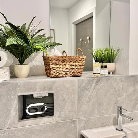 Eboracum At No 5 Near The City * York